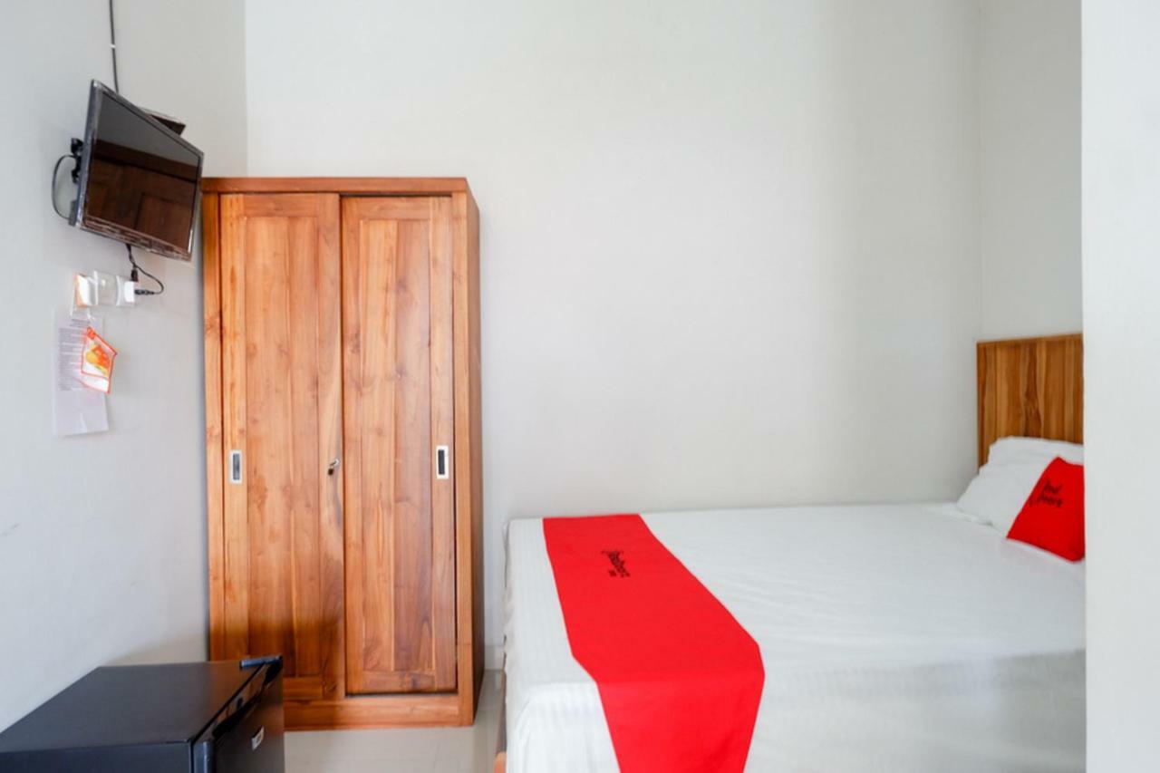 RedDoorz Plus Syariah near Stasiun Tegal 2 Exterior foto